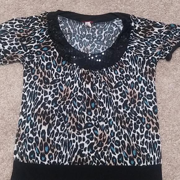 Animal Print 2X Sequin Collar Blouse - Picture 1 of 3